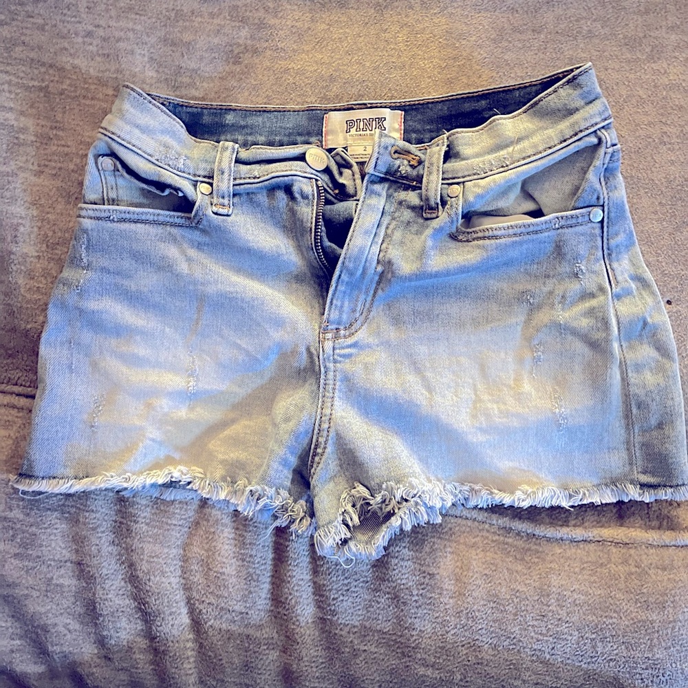 Too small for me anymore. Worn twice.